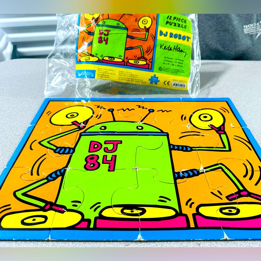 🚦🚦 Bundle 2 puzzles for $12 Mudpuppy 12 piece Bag Jigsaw Puzzle -DJ Robot